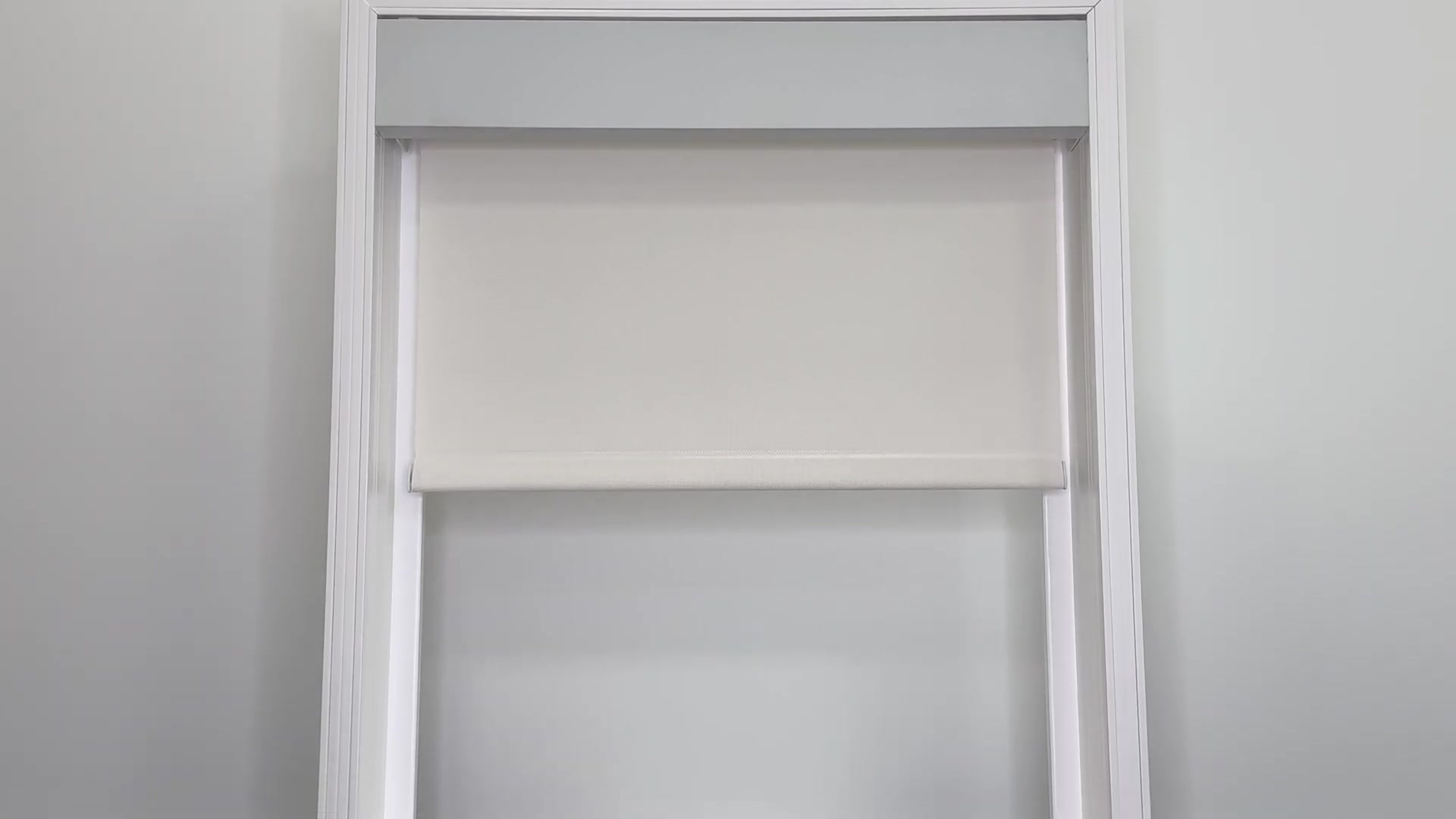 Maxxmar roller shade operating on a MaxxMotor motorization system